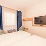 Ibis Styles Deauville فيلي سور مير