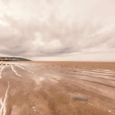 Ibis Styles Deauville ホテル 3*